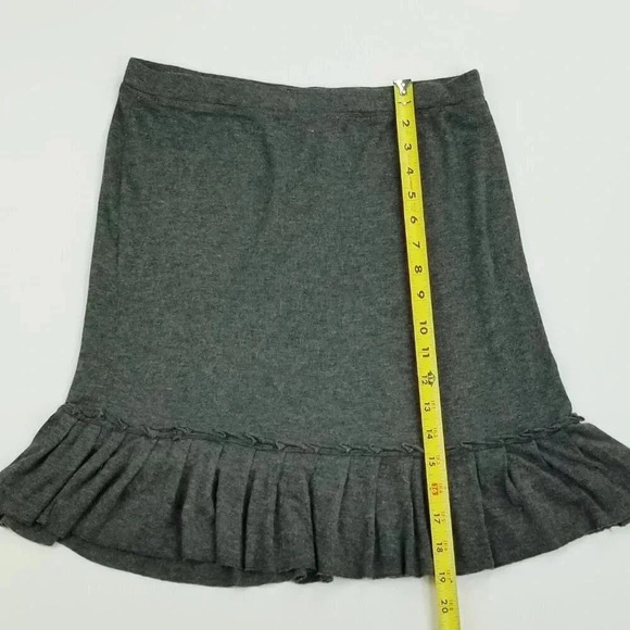 Max Studio XS Women's Charcoal Gray Ruffle Accent Slip On Mini Skirt Rayon Blend - Picture 5 of 5